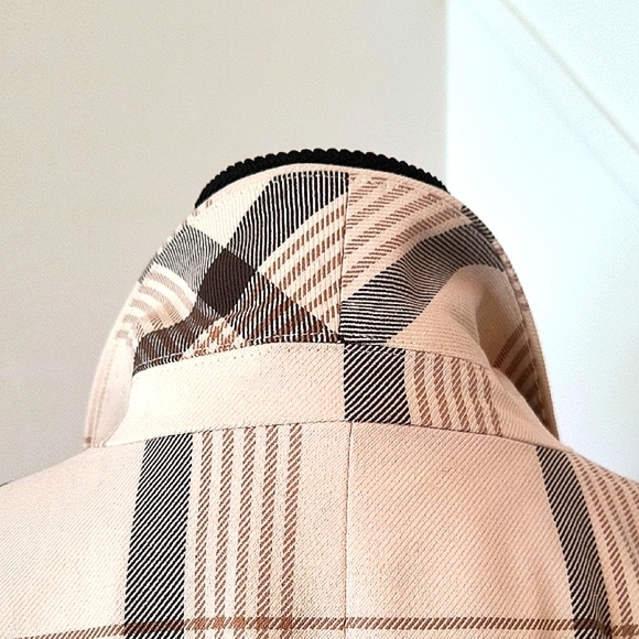 Maison d'Amélie Paris Plaid Double-Breasted Blazer. Size Medium. Great Condition - Picture 7 of 12
